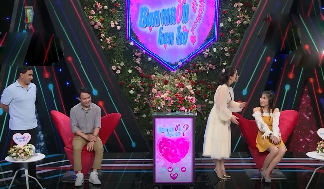 Thay giao vua dan vua hat cua gai khien ba moi cung muon gianh bam nut