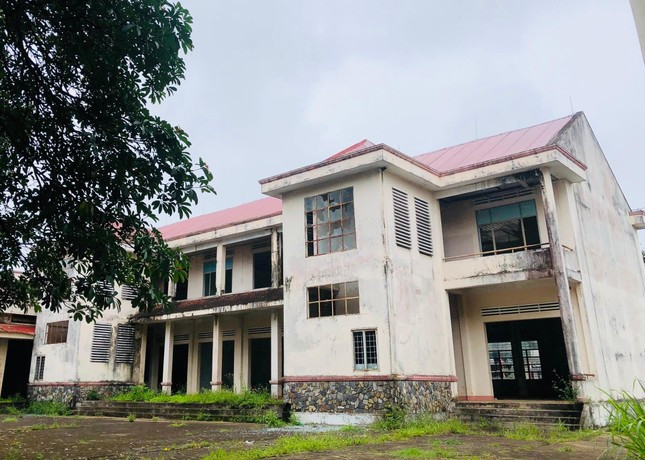 Chi hon 2,1 ty dong sua Truong Cao dang Nghe roi... bo hoang-Hinh-2