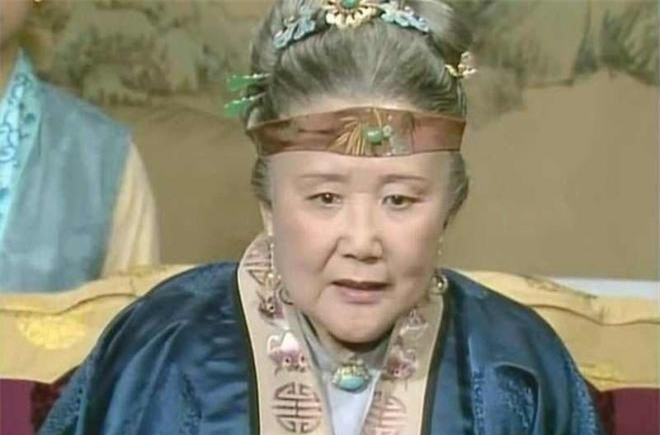 Gia mau trong “Hong Lau Mong” khong he nhan tu nhu ve be ngoai-Hinh-6