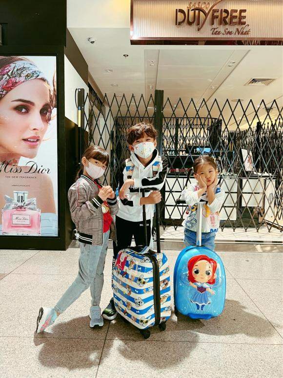 Thanh Thao cung em gai bay ve My, con nuoi Jacky Minh Tri tang can-Hinh-5