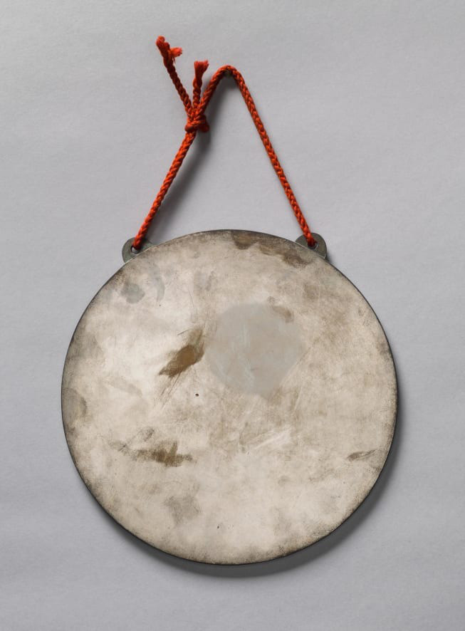 Giai ma “guong ma thuat” phan chieu than linh bi giau kin suot hang the ki