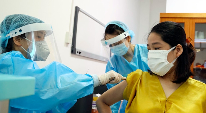 Hà Nội tiêm mũi 4 vắc xin COVID-19 trong tháng 6 Ha Noi tiem mui 4 vac xin COVID-19 trong thang 6