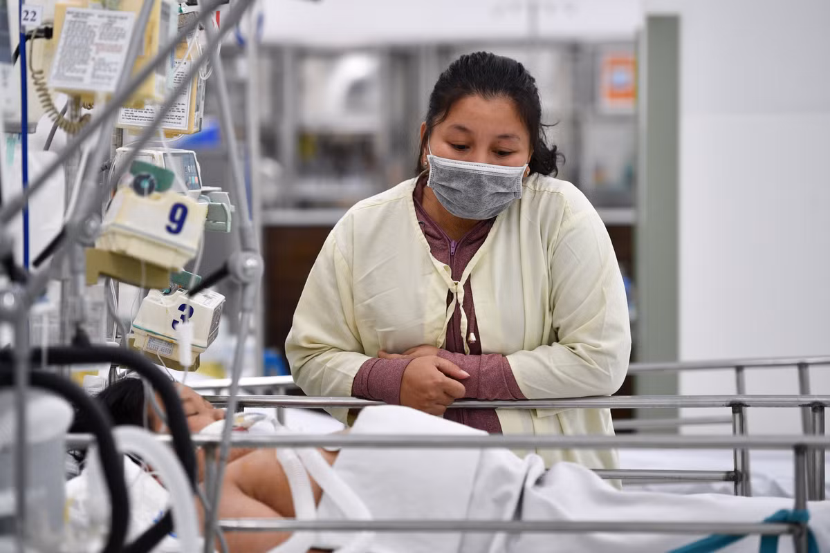 Be trai vuot cua tu sau mot thang chien dau sot xuat huyet-Hinh-2