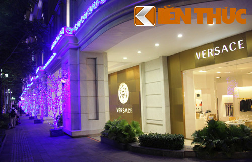 Trung tâm thương mại Vincom 2 ở khu tứ giác Nguyễn Huệ - Đồng Khởi - Lê Lợi - Lê Thánh Tôn, quận 1.