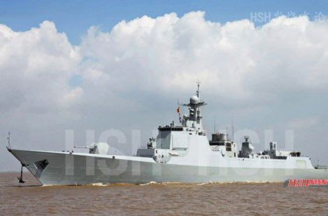 Tàu khu trục Type 052D đầu tiên tiến ra biển thử nghiệm.