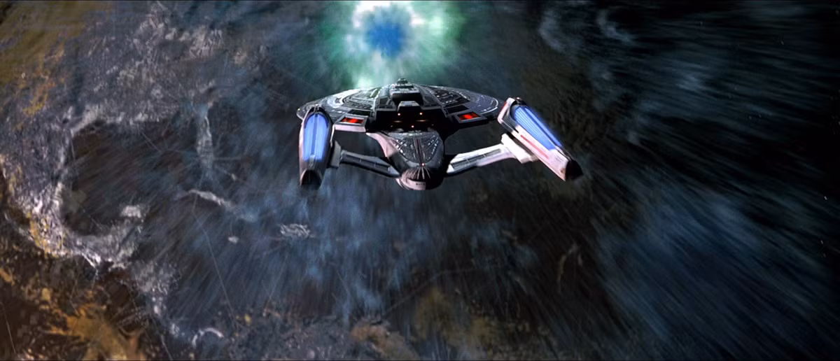 Dieu gi xay ra kni tau vu tru Warp Drive bay vao lo den?-Hinh-5