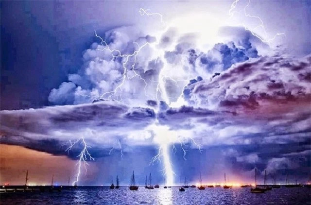 Nơi mỗi ngày hứng chịu 10 cú sét, ghi Sách Kỷ lục Guiness? Noi moi ngay hung chiu 10 cu set, ghi Sach Ky luc Guiness?