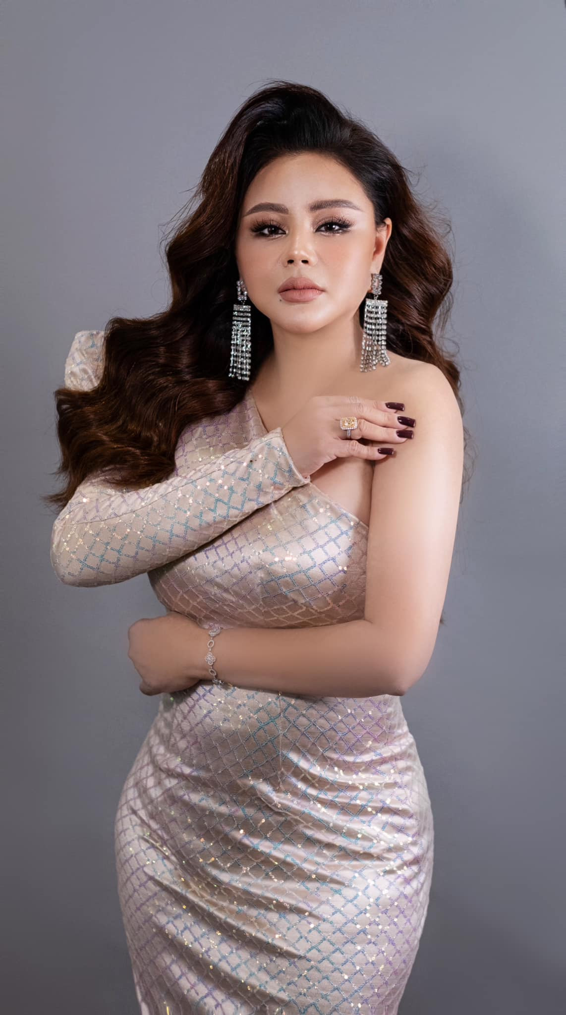 “Dai gia dong bang Song Cuu Long” tiet lo ly do deo kin kim cuong-Hinh-5