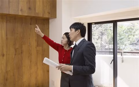 Ở nhà thuê, người phụ nữ thấy “báu vật” 1,3 tỷ đồng ảnh 2