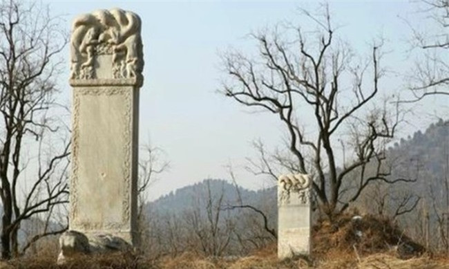 Vì sao thấy 8 chữ trên bia, Càn Long dừng dời mộ Vạn Quý phi? - Hình 3 Vi sao thay 8 chu tren bia, Can Long dung doi mo Van Quy phi?-Hinh-3