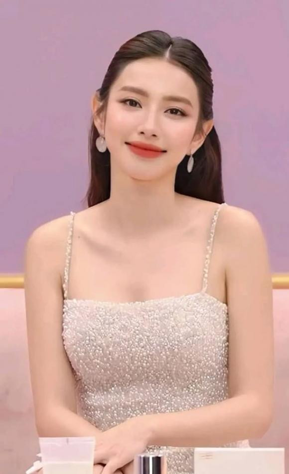 Bi don co bau, Thuy Tien phan ung sao khien dan tinh cuoi khong ngot?-Hinh-5