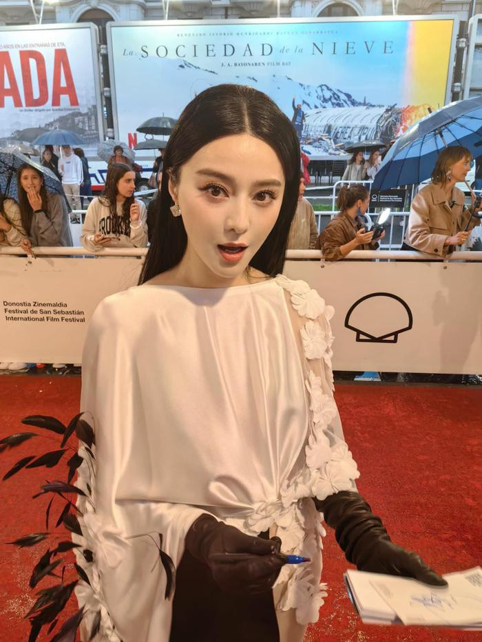 Pham Bang Bang bat bai duoi ong kinh 'hung than'-Hinh-2