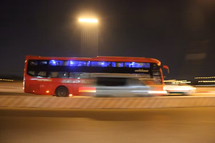 Hành khách được xem như "thượng đế" khi sử dụng những xe chất lượng cao được trang bị giường nằm, chăn màn, giải trí, truy cập wifi và phục vụ ăn uống suốt hành trình