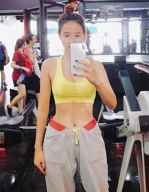 Hoi my nhan Viet so huu vong eo nho hon Ngoc Trinh-Hinh-14