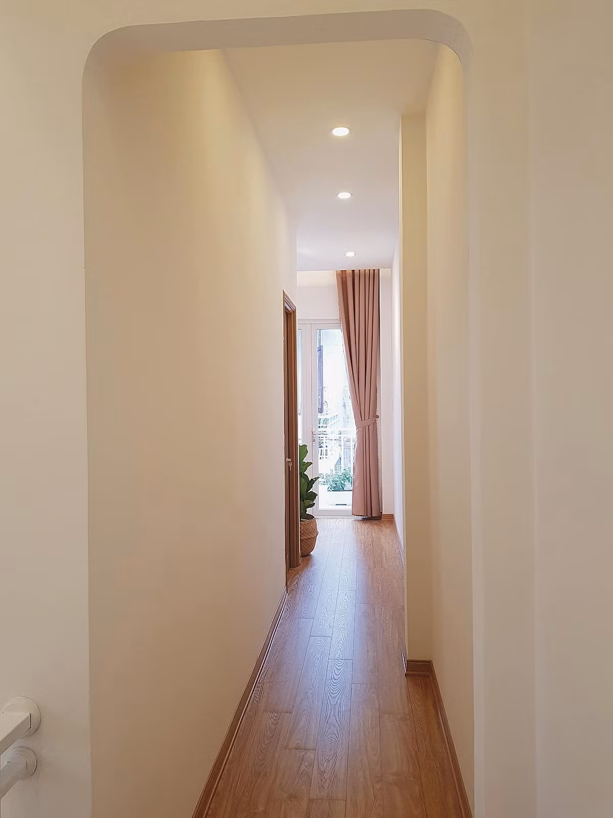 Nha pho 2 mat ngo hoa khong gian song Han Quoc sau cai tao-Hinh-19