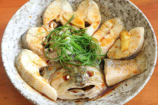 Hấp cá đừng cho thẳng vào nồi, thêm 1 bước cá hấp thơm ngon - Hình 6 Hap ca dung cho thang vao noi, them 1 buoc ca hap thom ngon-Hinh-6