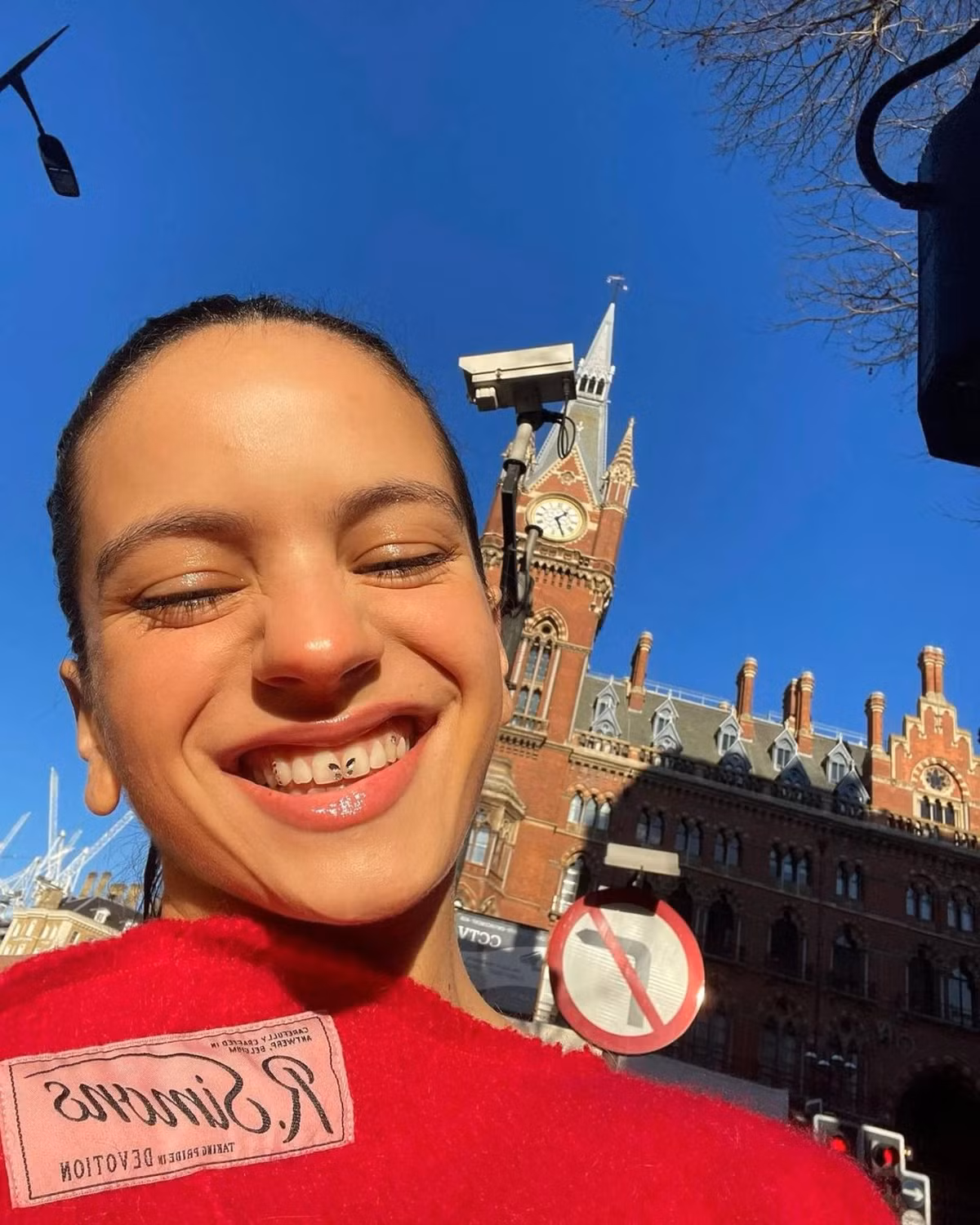 Bat chap nguy hiem de chay theo mot gan da quy vao rang tren TikTok-Hinh-4