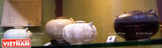 Thu thuong tra cua vua chua Viet