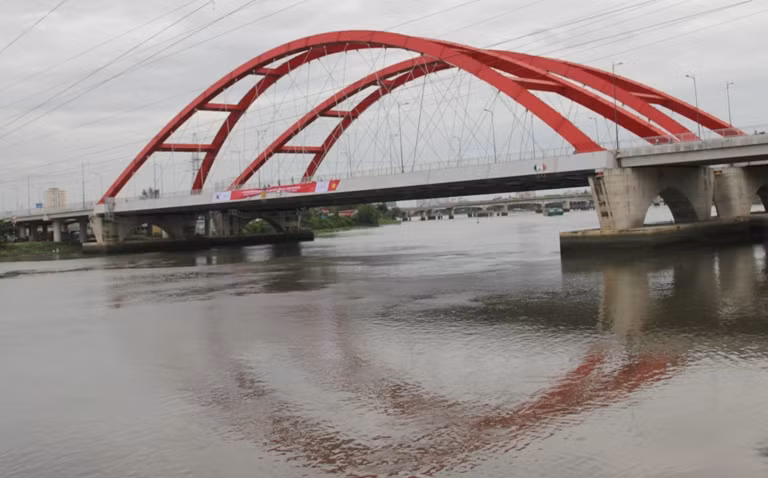 Cầu Bình Lợi 2 vượt sông Sài Gòn trên tuyến đường từ ngã tư Bình Triệu về sân bay Tân Sơn Nhất