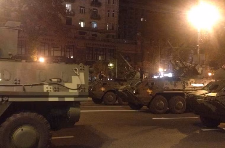 Trước đây, BTR-4 chủ yếu dùng để xuất khẩu, nhưng kể từ sau khi xảy ra xung đột lớn ở miền đông khiến chính quyền mới của Ukraine mua BTR-4 cho lực lượng Vệ binh Quốc gia.