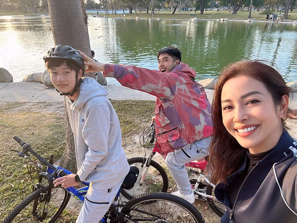 Lo dien gia dinh Jennifer Pham, ngoai hinh 'dep deu'-Hinh-7