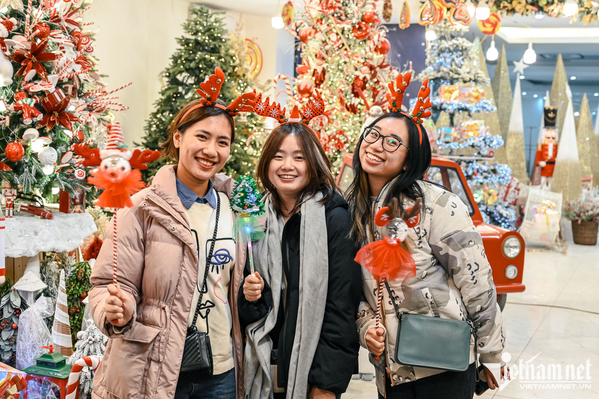 Du bao thoi tiet ngay 25/12: Trua nang hanh, toi ret dam