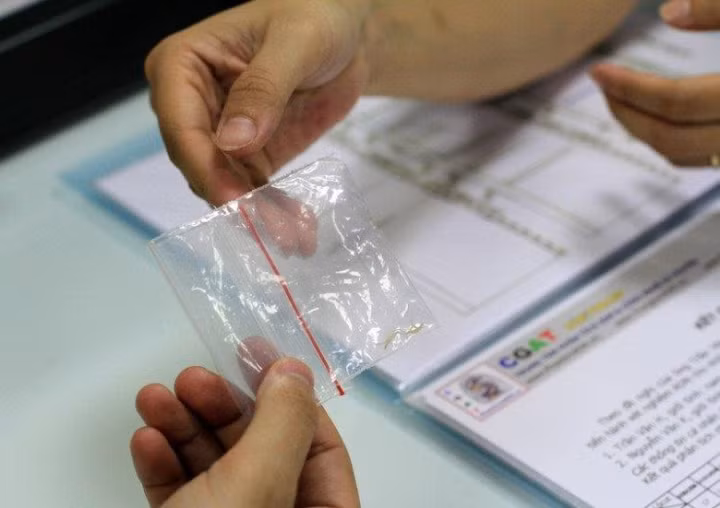 Dua 3 nguoi dan ong di xet nghiem ADN van chua tim ra bo