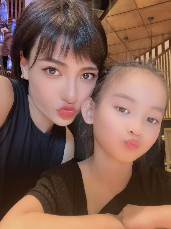 Hong Que gay tranh cai khi tuc gian, xe vo vi con gai viet xau-Hinh-6