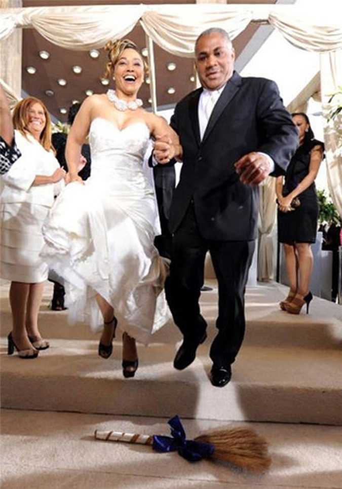 5 tục lệ đám cưới “quái đản” nhất thế giới - Hình 5 5 tuc le dam cuoi “quai dan” nhat the gioi-Hinh-5