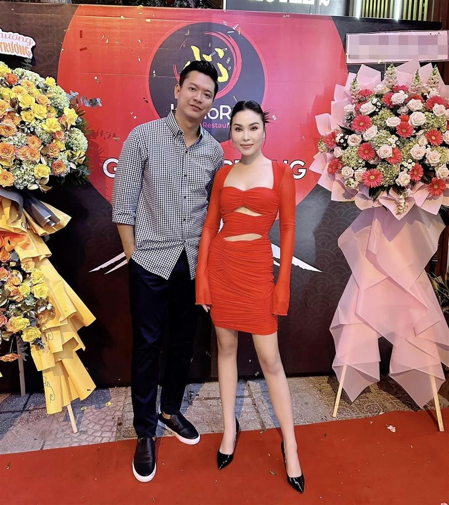 ong có thể thấy Hồ Ngọc Hà, Phương Trinh Jolie vẫn nhỉnh hơn Quỳnh Thư khi đụng hàng. Chiều cao bạn thân Ngọc Trinh có phần khiêm tốn, nên khi diện chiếc đầm này tạo cảm giác hơi dài.