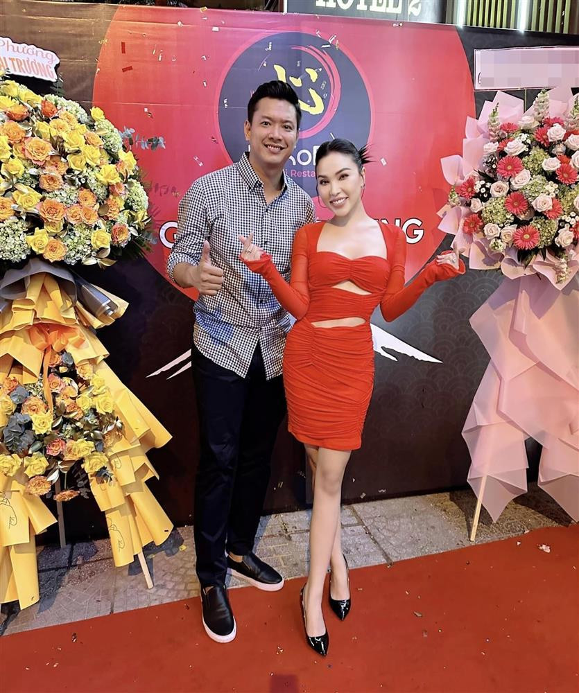 hông chỉ Hồ Ngọc Hà và Phương Trinh Jolie, Quỳnh Thư cũng từng diện mẫu đầm này đi sự kiện cách đây không lâu.