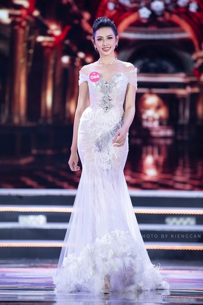 Dan mang tim ra diem trung hop tai cac cuoc thi Hoa Hau Viet Nam-Hinh-10