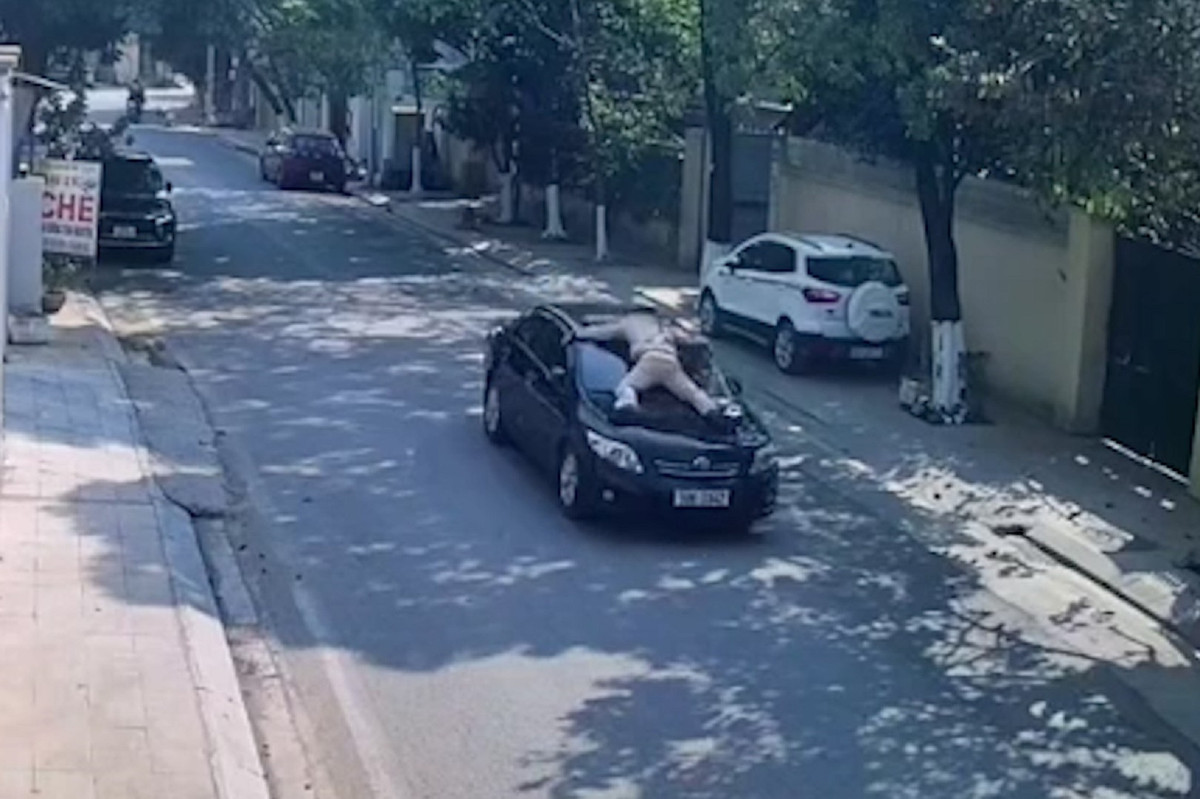 Tạm giữ hình sự tài xế hất CSGT lên nắp ca pô ô tô bỏ chạy Tam giu hinh su tai xe hat CSGT len nap ca po o to bo chay