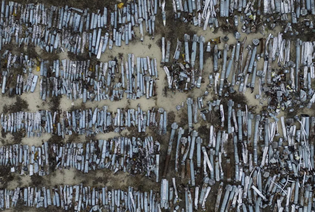 Cận cảnh 'nghĩa trang' tên lửa ở đông Ukraine - Hình 3 Can canh 'nghia trang' ten lua o dong Ukraine-Hinh-3