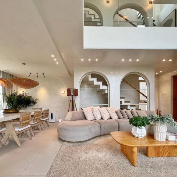 Thiet ke nha hinh hop, co be boi tren cao cuc an tuong-Hinh-4