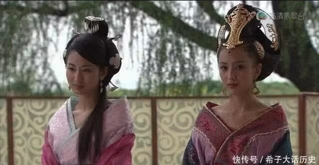 My nu nao bi bo roi tu nho, 29 tuoi lam hoang hau?-Hinh-7