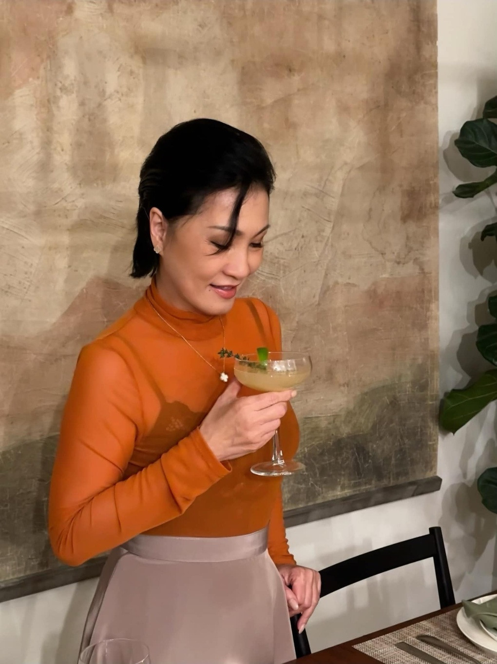 "Thật hạnh phúc khi được góp mặt vào "Mai", một bộ phim mà ai cũng làm việc bằng cả trái tim và đam mê của mình", Hồng Đào bày tỏ.