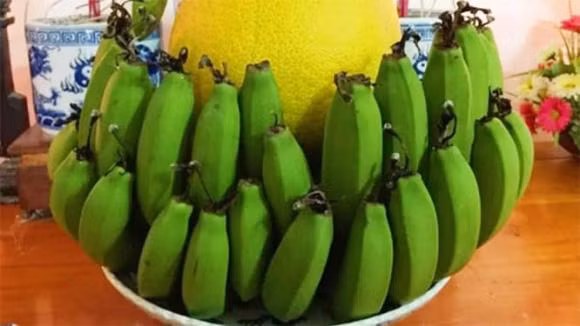 Co nen ghep 2 nai chuoi lai cho to hon de thap huong Tet?