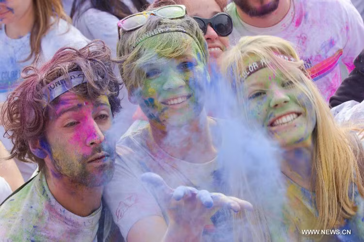 Các vận động viên phải vượt qua chặng đường đua dài 5 km.