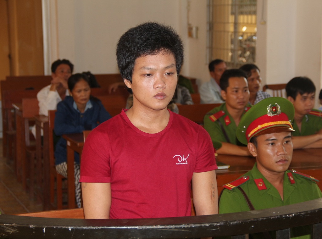 Ngày 11/5/2016, TAND tỉnh An Giang đưa ra xét xử sơ thẩm vụ án hình sự và tuyên phạt mức án tử hình đối với bị cáo Nguyễn Chí Thanh ( 1993, ấp Vĩnh An, xã Vĩnh Hội Đông, huyện An Phú) về tội “Giết người, hiếp dâm và cướp tài sản”.