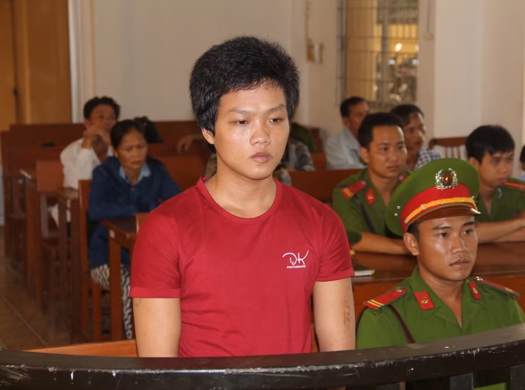 Ngày 11/5/2016, TAND tỉnh An Giang đưa ra xét xử sơ thẩm vụ án hình sự và tuyên phạt mức án tử hình đối với bị cáo Nguyễn Chí Thanh ( 1993, ấp Vĩnh An, xã Vĩnh Hội Đông, huyện An Phú) về tội “Giết người, hiếp dâm và cướp tài sản”.