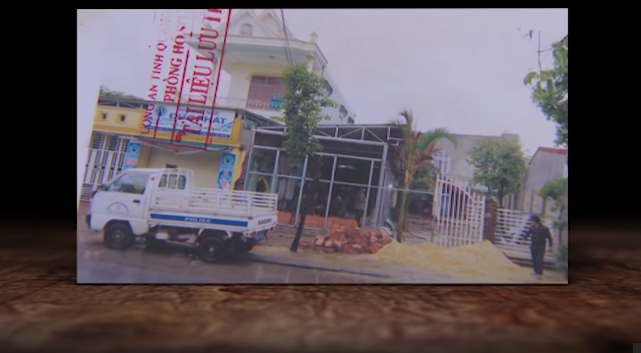 Một điều rất khó khăn đặt ra cho lực lượng điều tra, đó là khuôn viên quán cà phê bao gồm 2 phòng trọ và sân vườn, người chủ nhà chỉ nhớ được 5 người trước đó bà cho thuê quán, còn những vị khách mà 5 người đó cho thuê lại một trong 2 phòng trọ để giảm bớt kinh phí thì bà không nắm rõ.