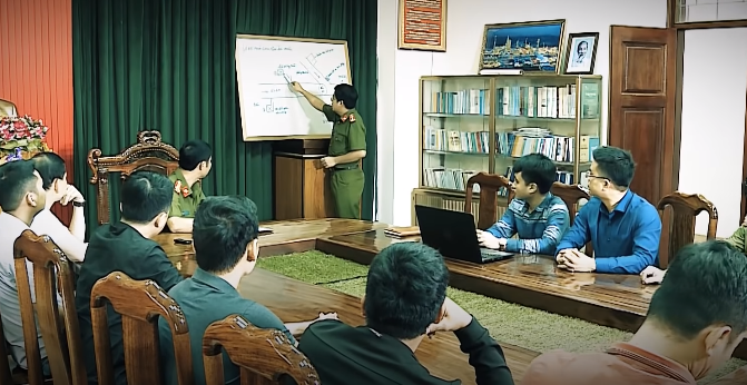 Công tác truy tìm danh tính của người bị hại nhanh chóng được lực lượng điều tra tiến hành ngay trong đêm 3/12/2017. Các trinh sát cho biết: Việc truy tìm danh tính của nạn nhân giống như mò kim đáy biển bởi vì chỉ có duy nhất bộ hài cốt, vụ việc không có nhân chứng.