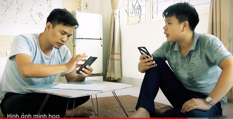 Theo đó, vào đầu tháng 6/2010, do quen biết, Nguyễn Mạnh Hùng đã chuyển đến ở chung phòng trọ với anh Bùi Tiến Dũng tại ngôi nhà thuê ở số 48 đường Trường Chinh, TP Đồng Hới để cùng “làm ăn” bằng nghề ghi cá độ bóng đá. Trong thời gian này, Hùng được anh Dũng giao cho ghi tờ phơi những người đến cá độ bóng đá và Hùng được hưởng 10% trên tổng số tiền ghi được.