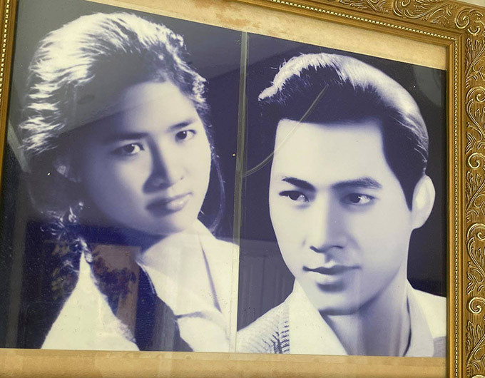 Mẹ Giáng My thời trẻ cũng là nhan sắc đình đám tại Hà Nội. Giáng My từng tiết lộ: "Mẹ từng học khoa Âm nhạc dân tộc cổ truyền của Nhạc viện và là hoa khôi ở đây. Sau này mẹ là diễn viên, giảng viên thanh nhạc và cán bộ văn hoá. Ảnh đen trắng chụp mẹ tôi thời trẻ được người ta treo làm mẫu suốt nhiều năm ở hiệu ảnh gần Bờ Hồ Hà Nội. Từ khi lấy chồng, mẹ không còn son phấn điệu đà như thời con gái mà chú ý chăm sóc sức khoẻ, lo cho chồng con hơn".