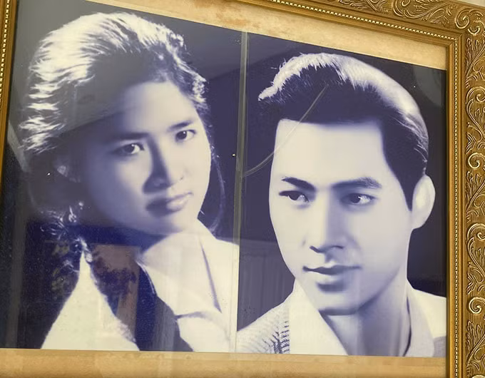 Mẹ Giáng My thời trẻ cũng là nhan sắc đình đám tại Hà Nội. Giáng My từng tiết lộ: "Mẹ từng học khoa Âm nhạc dân tộc cổ truyền của Nhạc viện và là hoa khôi ở đây. Sau này mẹ là diễn viên, giảng viên thanh nhạc và cán bộ văn hoá. Ảnh đen trắng chụp mẹ tôi thời trẻ được người ta treo làm mẫu suốt nhiều năm ở hiệu ảnh gần Bờ Hồ Hà Nội. Từ khi lấy chồng, mẹ không còn son phấn điệu đà như thời con gái mà chú ý chăm sóc sức khoẻ, lo cho chồng con hơn".