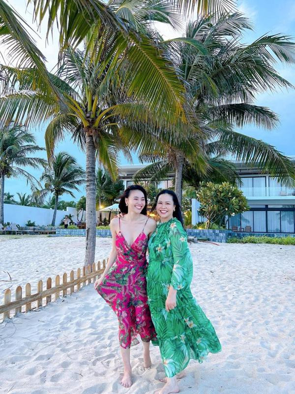 ì bận rộn làm ăn nên mẹ Ninh Dương Lan Ngọc không thể quan tâm đến con cái được sát sao. "Mẹ buôn bán, để cho các con tự phát triển, không có nhắc nhở quá nhiều là các con phải sống như thế nào", Ninh Dương Lan Ngọc nhớ lại.