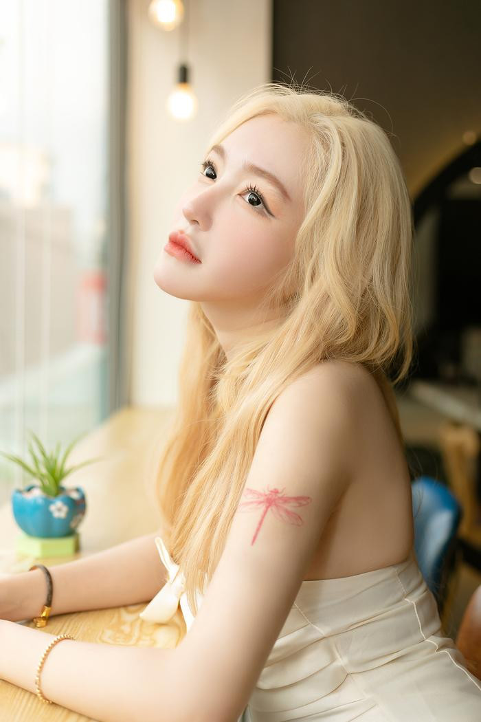 Bị chồng Tây giành quyền nuôi con, Elly Trần tiết lộ chuyện ly hôn - Hình 4 Bi chong Tay gianh quyen nuoi con, Elly Tran tiet lo chuyen ly hon-Hinh-4