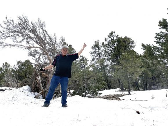 Ông trông tươi trẻ và vẻ tuấn tú ngày nào cũng quay về.