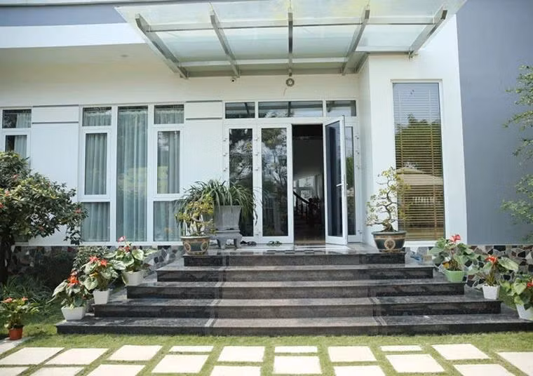 Tuy nhiên không phải ai cũng biết hoặc thực hiện chính xác những điều này. Dưới đây là những điều bạn cần biết khi đã có nhà riêng, sắp làm hoặc mua nhà để tránh được tối đa những xui xẻo không hay đến với gia đình bạn.